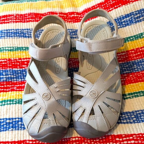 Keen Silver Metallic Sandals‎ Women's Size 8 - Picture 1 of 8